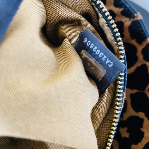 Gorgeous FENDI Leopard Logo Handbag - Picture 7 of 10